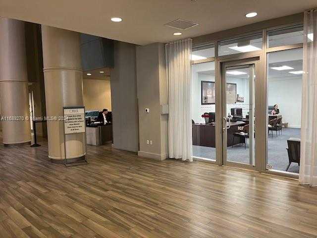 Small Image of 1750 NORTH BAYSHORE DR #5501, Miami Number 27
