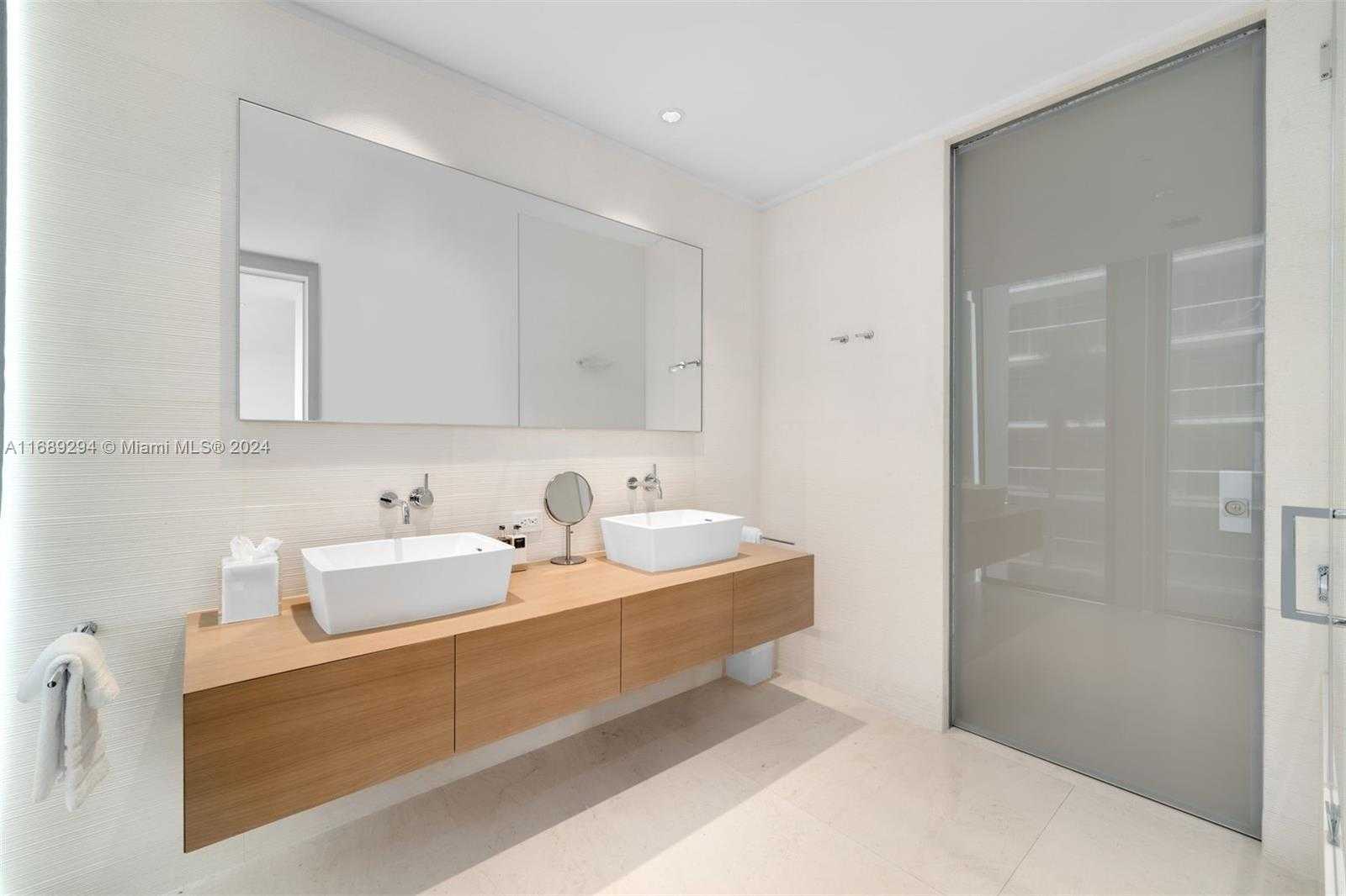 Small Image of 3651 COLLINS AVE #300, Miami Beach Number 21