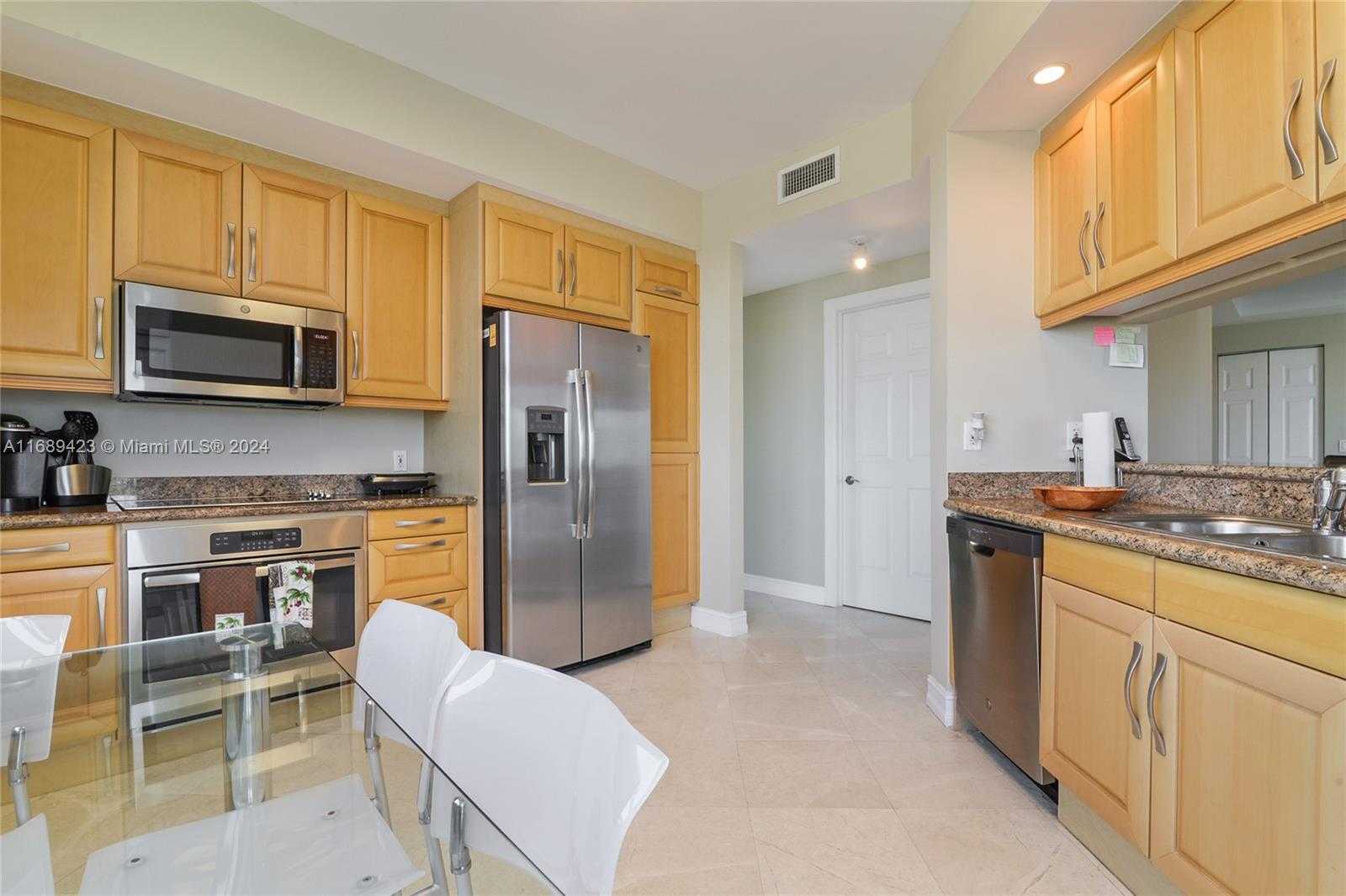 Small Image of 9751 EAST BAY HARBOR DR #8D +Boat Slip, Bay Harbor Islands Number 4