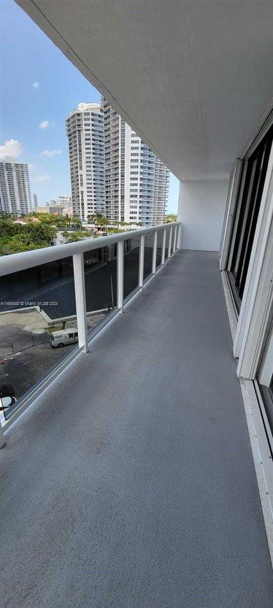 Small Image of 20505 EAST COUNTRY CLUB DR #739, Aventura Number 3