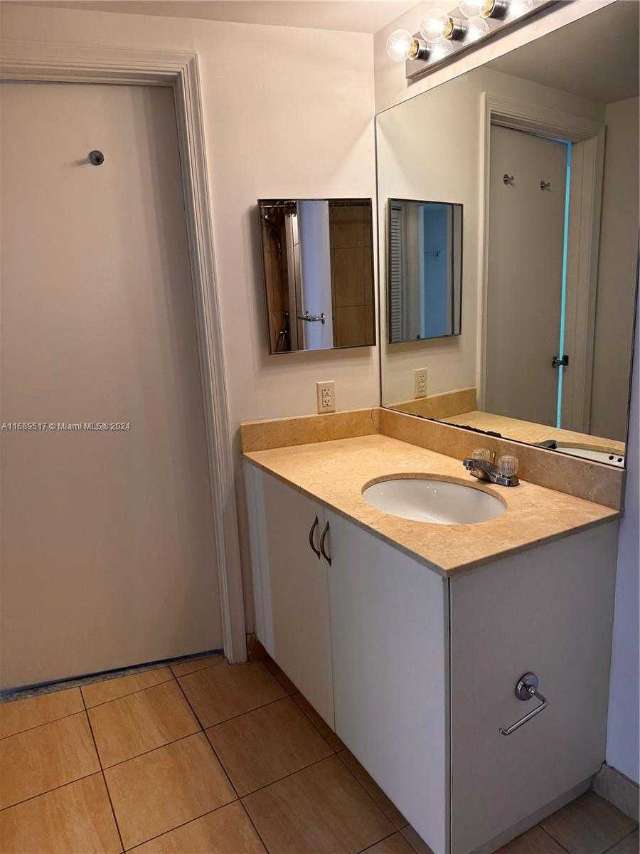 Small Image of 1750 NORTH BAYSHORE DR #3306, Miami Number 12