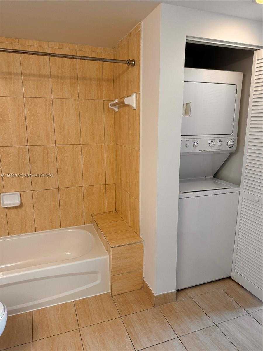 Small Image of 1750 NORTH BAYSHORE DR #3306, Miami Number 13