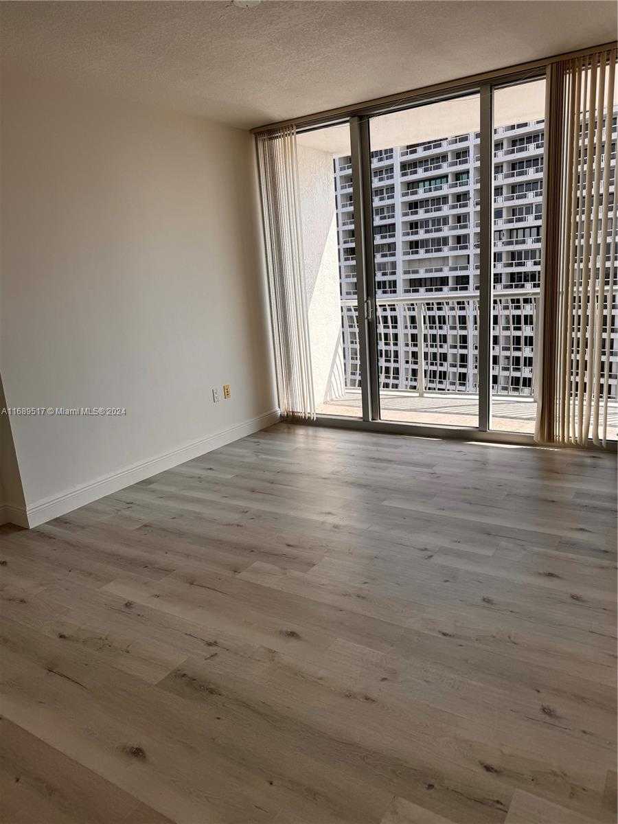 Small Image of 1750 NORTH BAYSHORE DR #3306, Miami Number 9