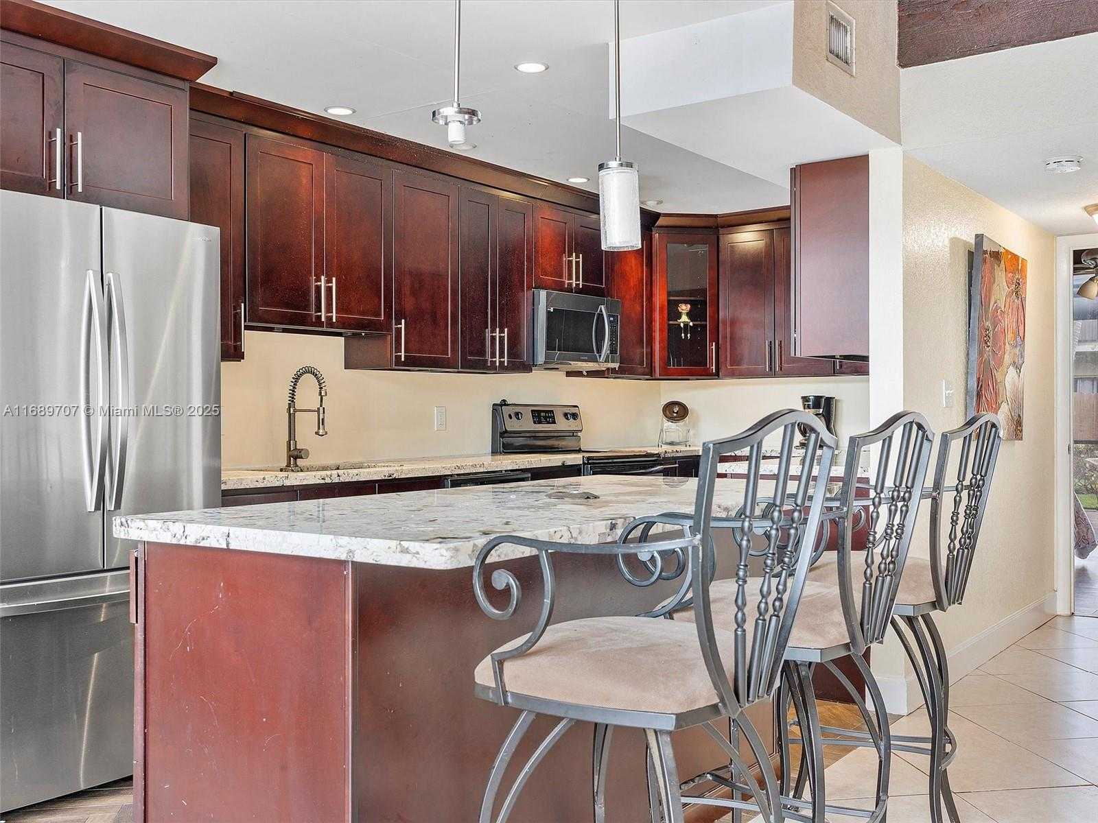 Small Image of 741 EAST COCO PLUM CIR #5, Plantation Number 10