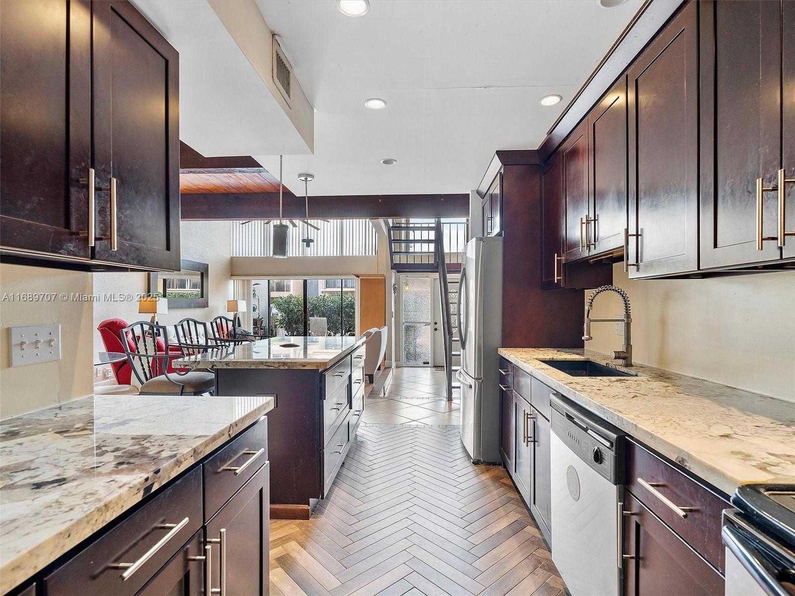 Small Image of 741 EAST COCO PLUM CIR #5, Plantation Number 12