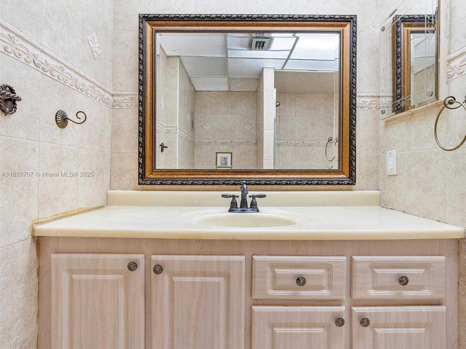 Small Image of 741 EAST COCO PLUM CIR #5, Plantation Number 16