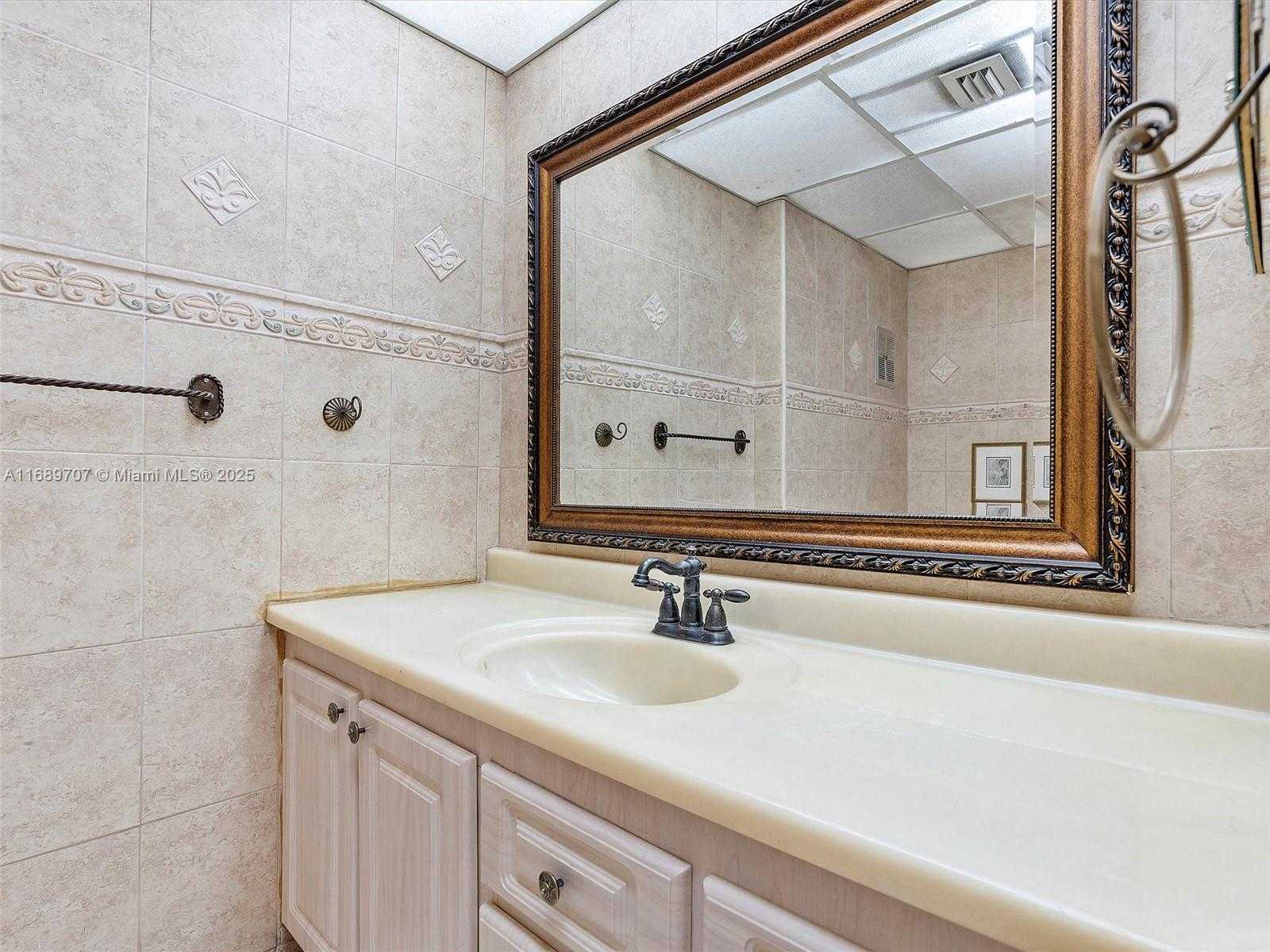 Small Image of 741 EAST COCO PLUM CIR #5, Plantation Number 17