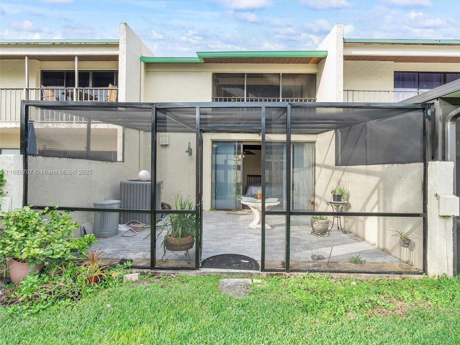 Small Image of 741 EAST COCO PLUM CIR #5, Plantation Number 30
