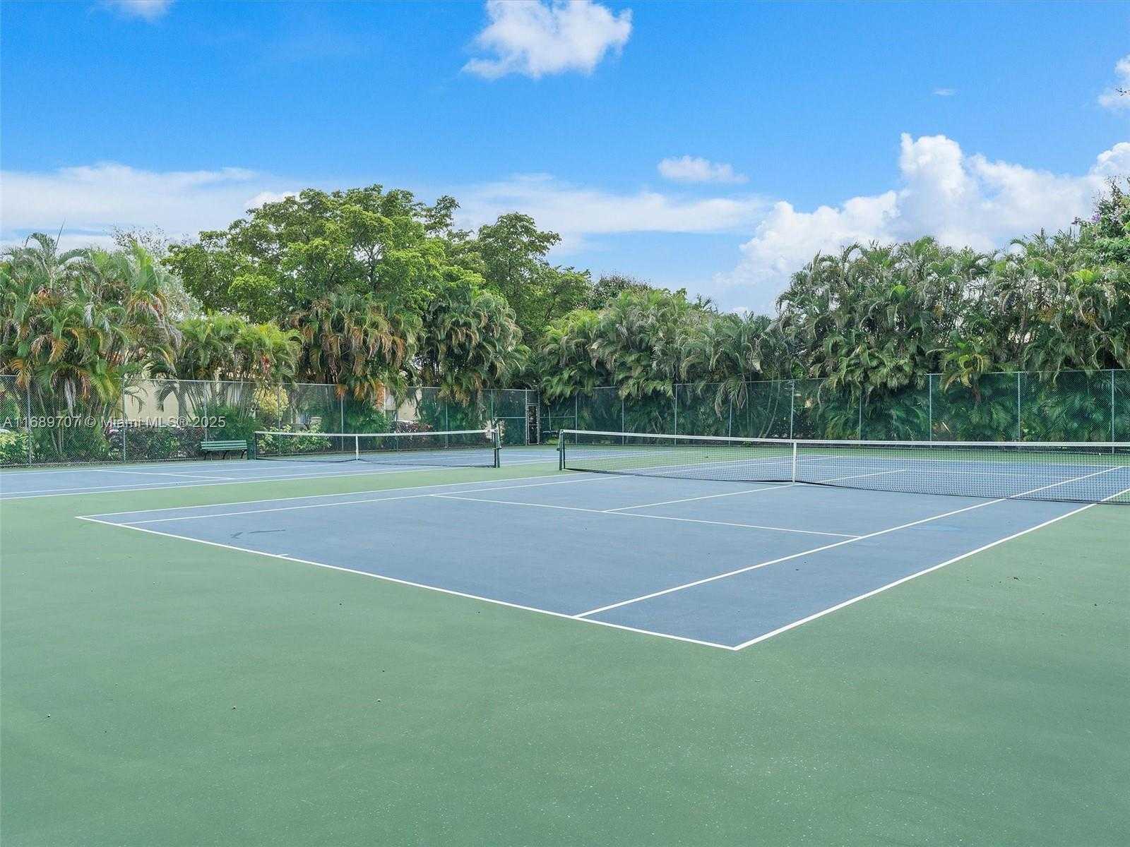 Small Image of 741 EAST COCO PLUM CIR #5, Plantation Number 36