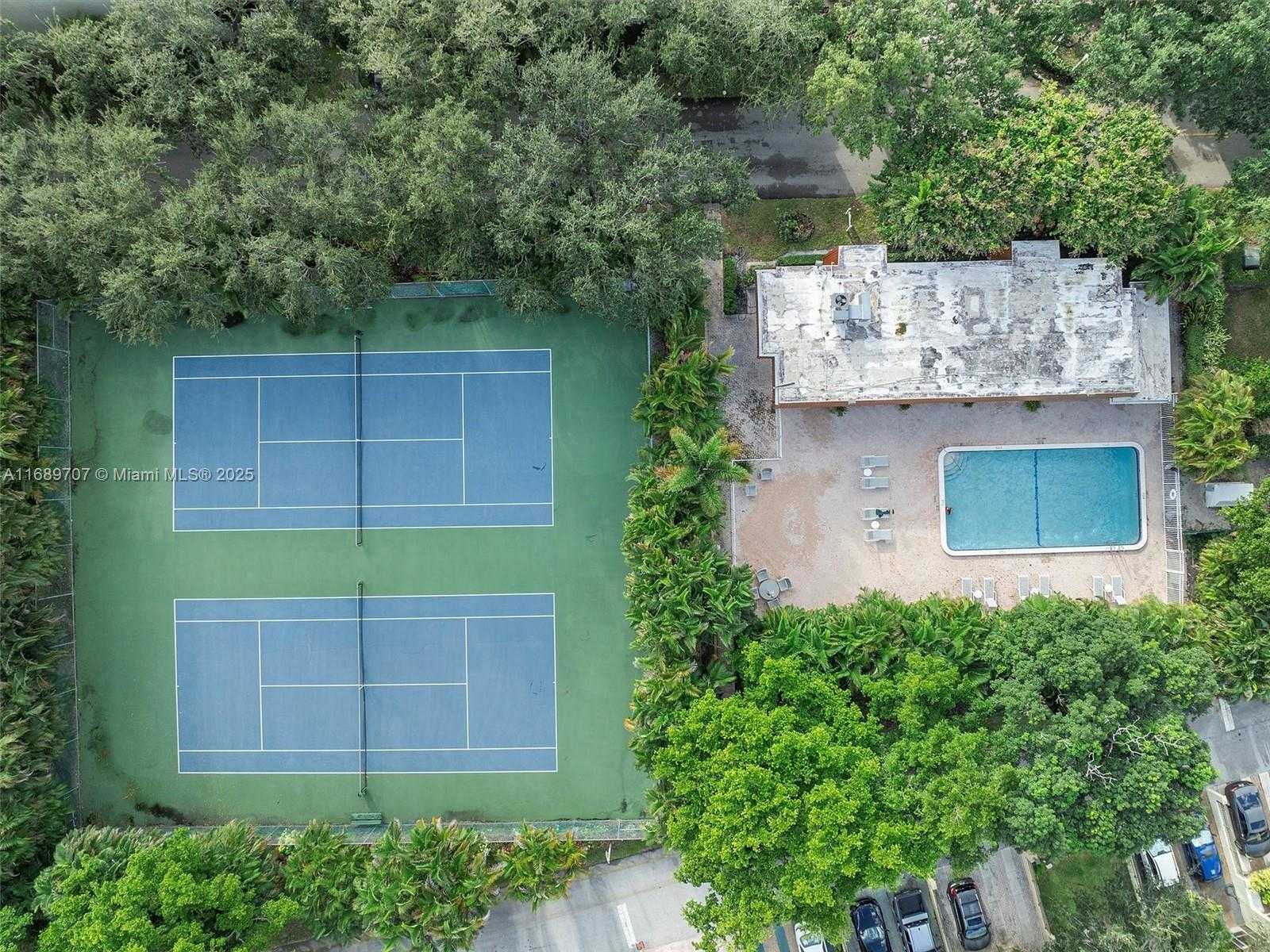 Small Image of 741 EAST COCO PLUM CIR #5, Plantation Number 38