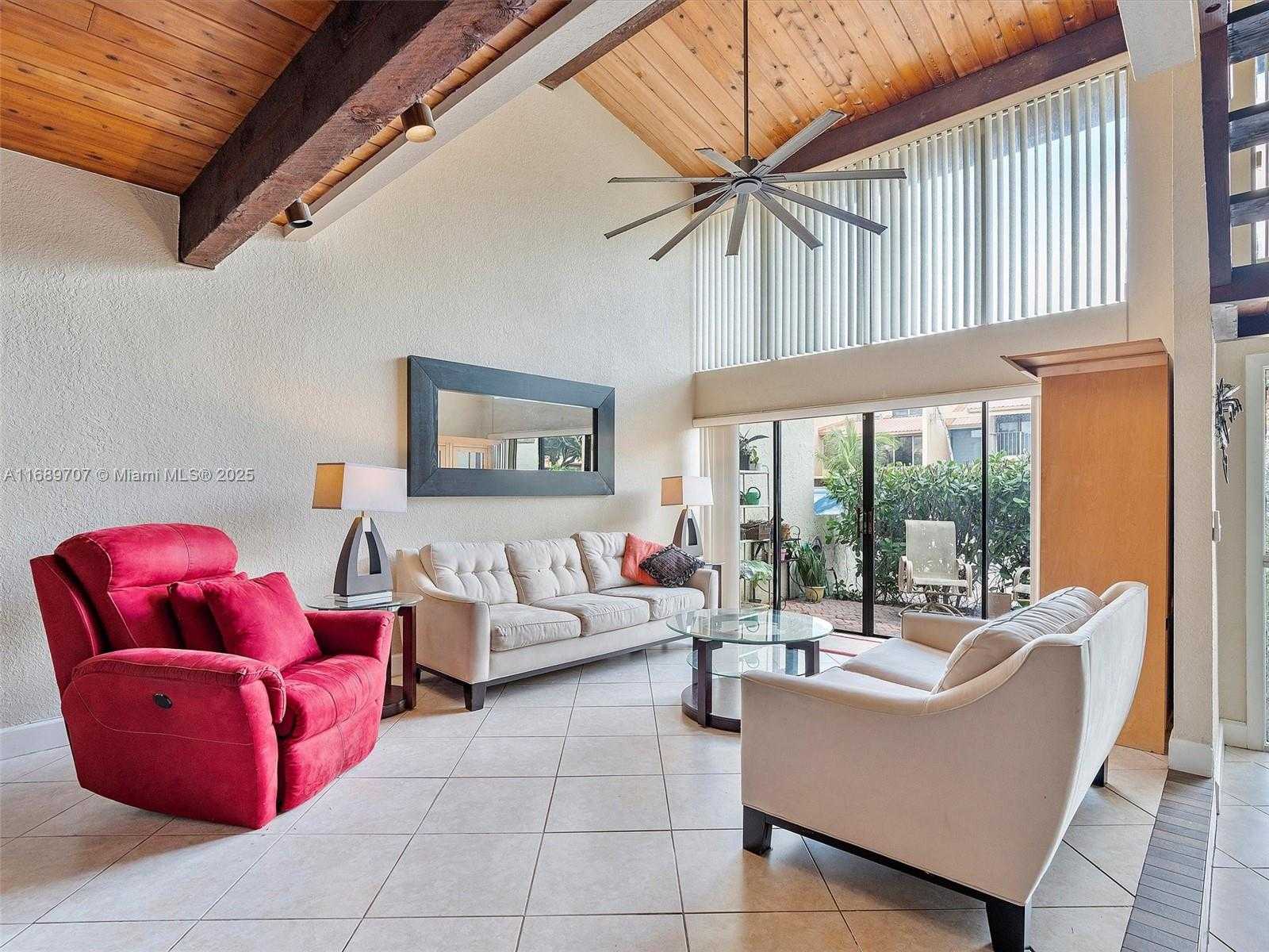 Small Image of 741 EAST COCO PLUM CIR #5, Plantation Number 5