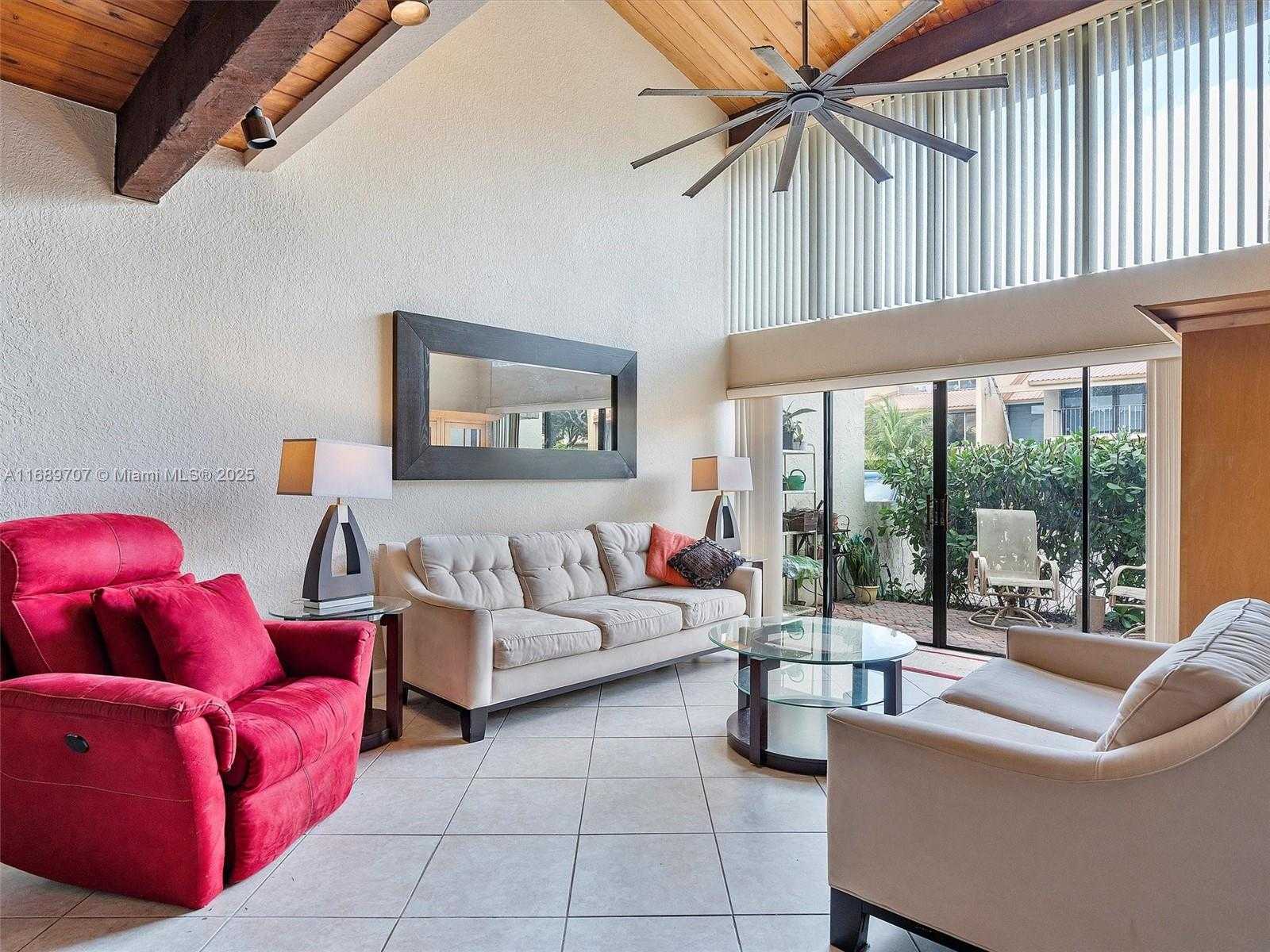 Small Image of 741 EAST COCO PLUM CIR #5, Plantation Number 6