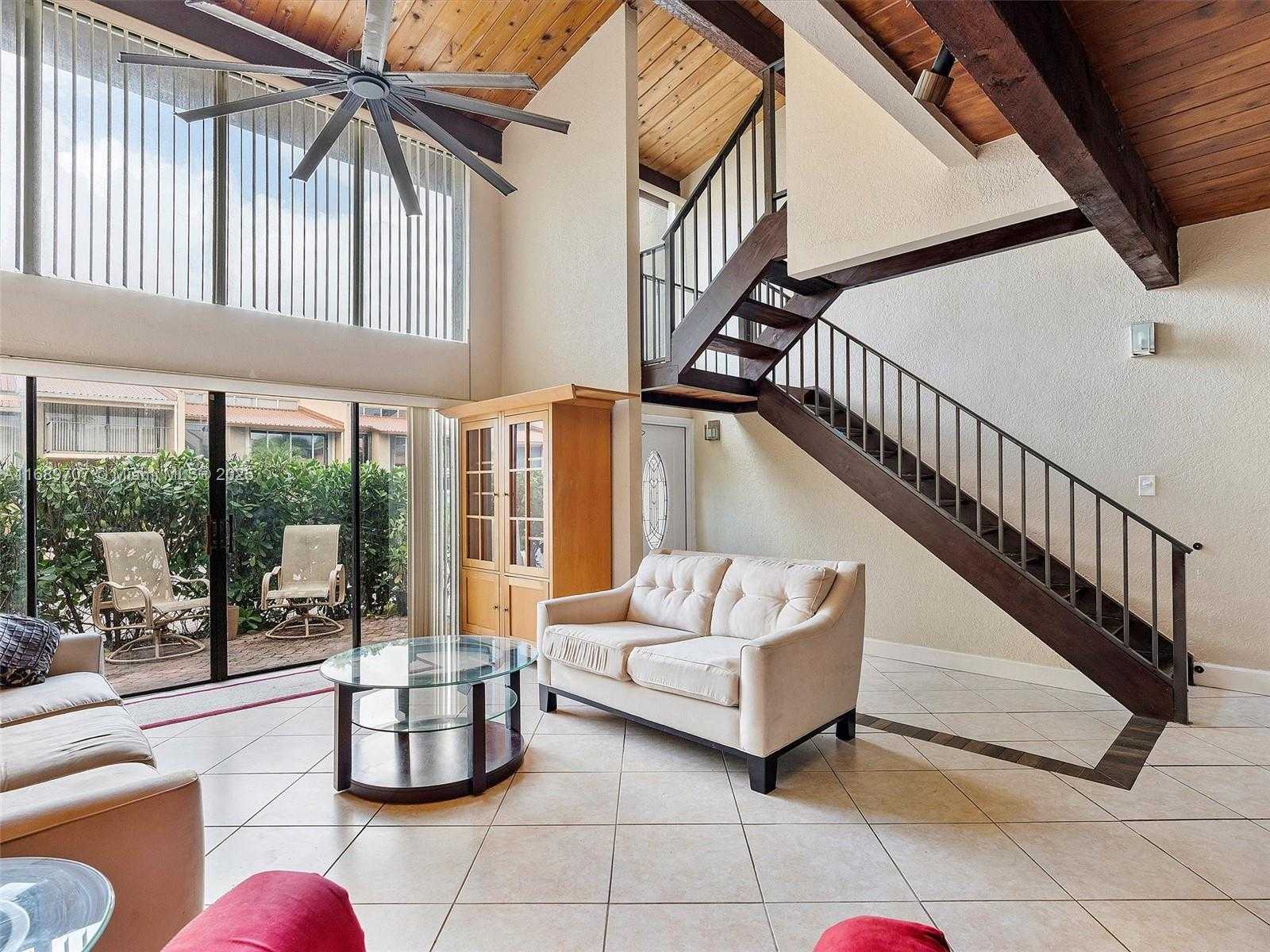 Small Image of 741 EAST COCO PLUM CIR #5, Plantation Number 8