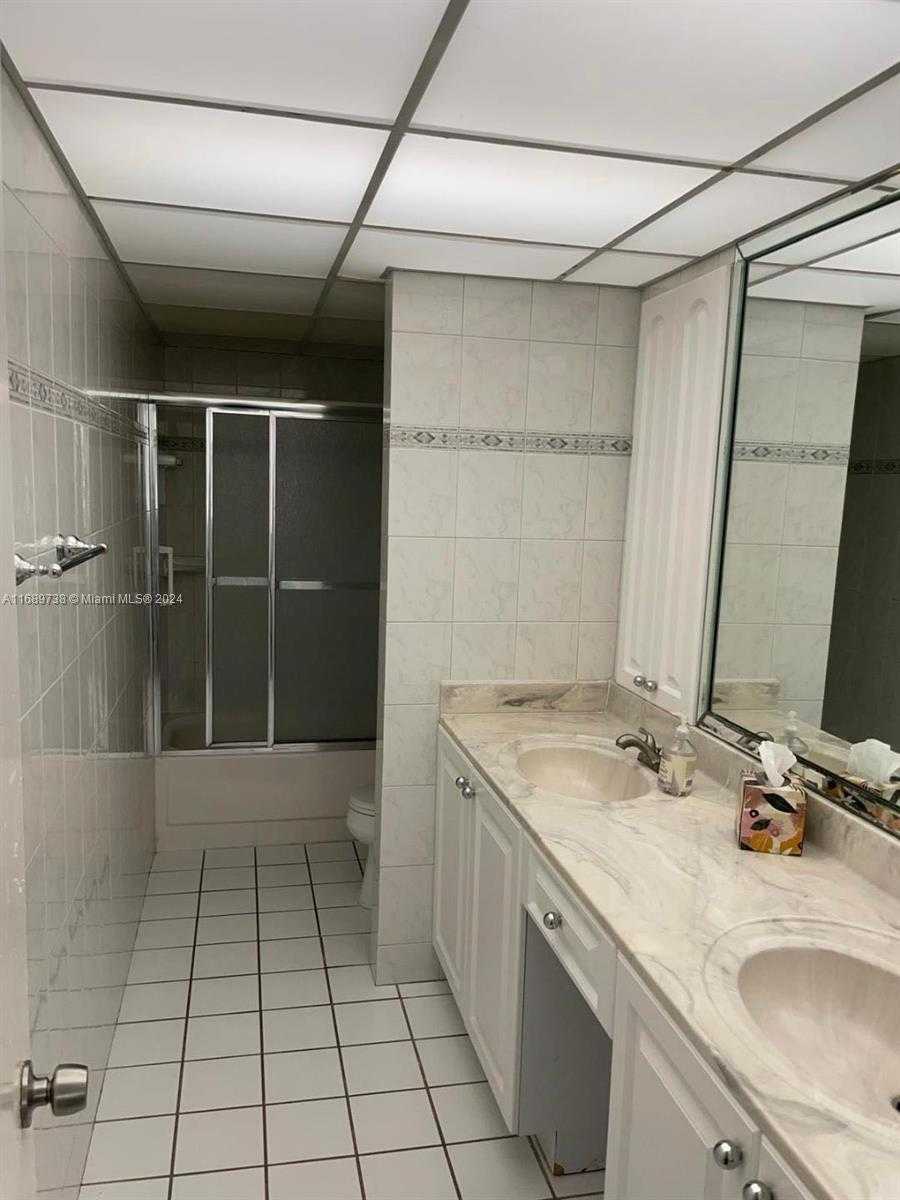 Small Image of 5005 COLLINS AVE #424, Miami Beach Number 11