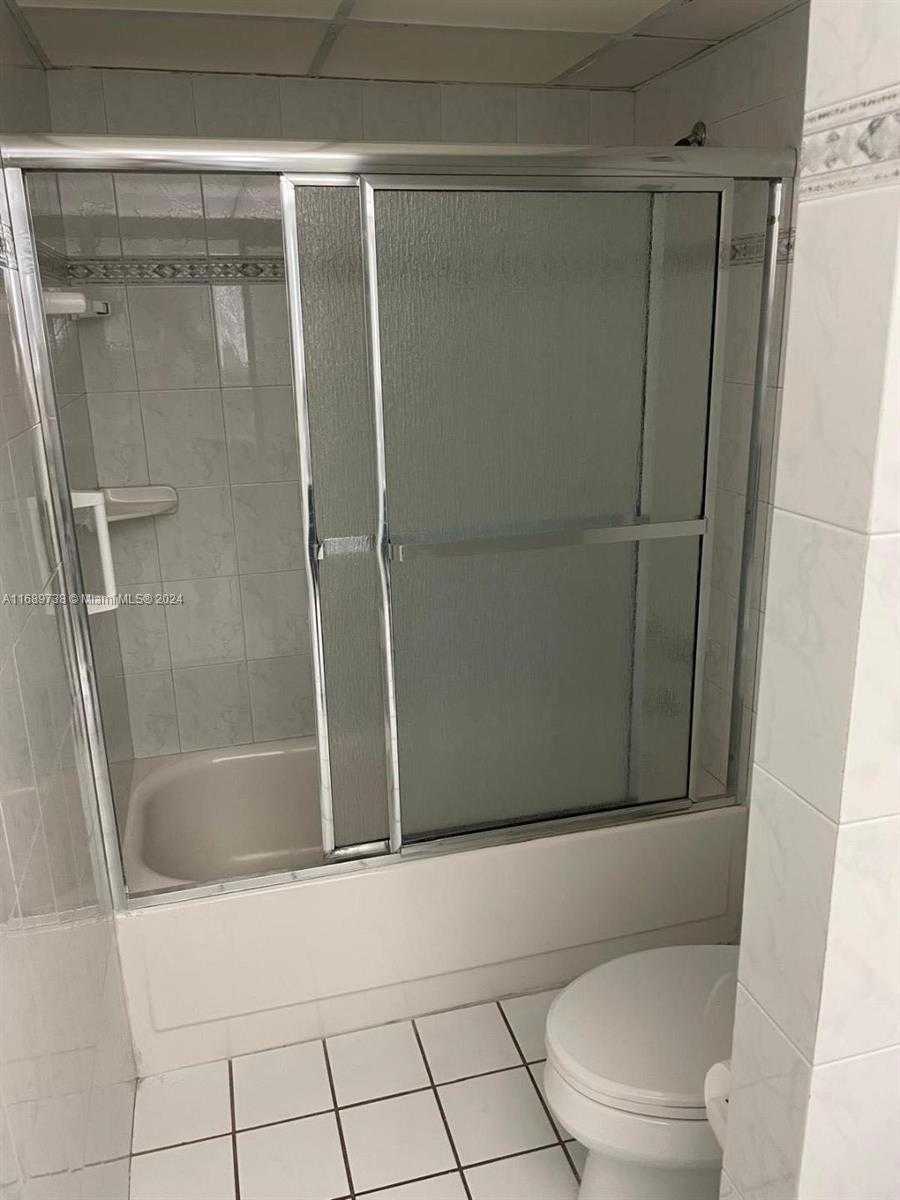 Small Image of 5005 COLLINS AVE #424, Miami Beach Number 12
