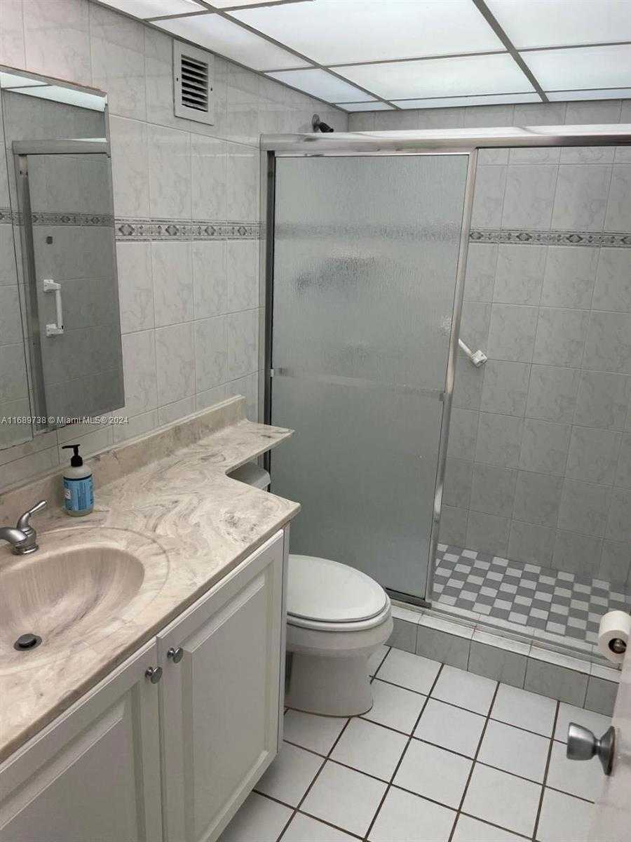 Small Image of 5005 COLLINS AVE #424, Miami Beach Number 14