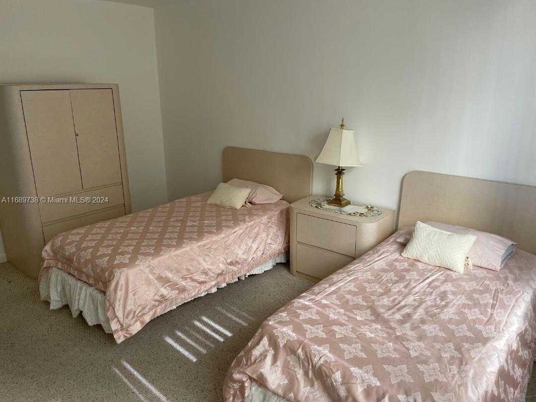 Small Image of 5005 COLLINS AVE #424, Miami Beach Number 16