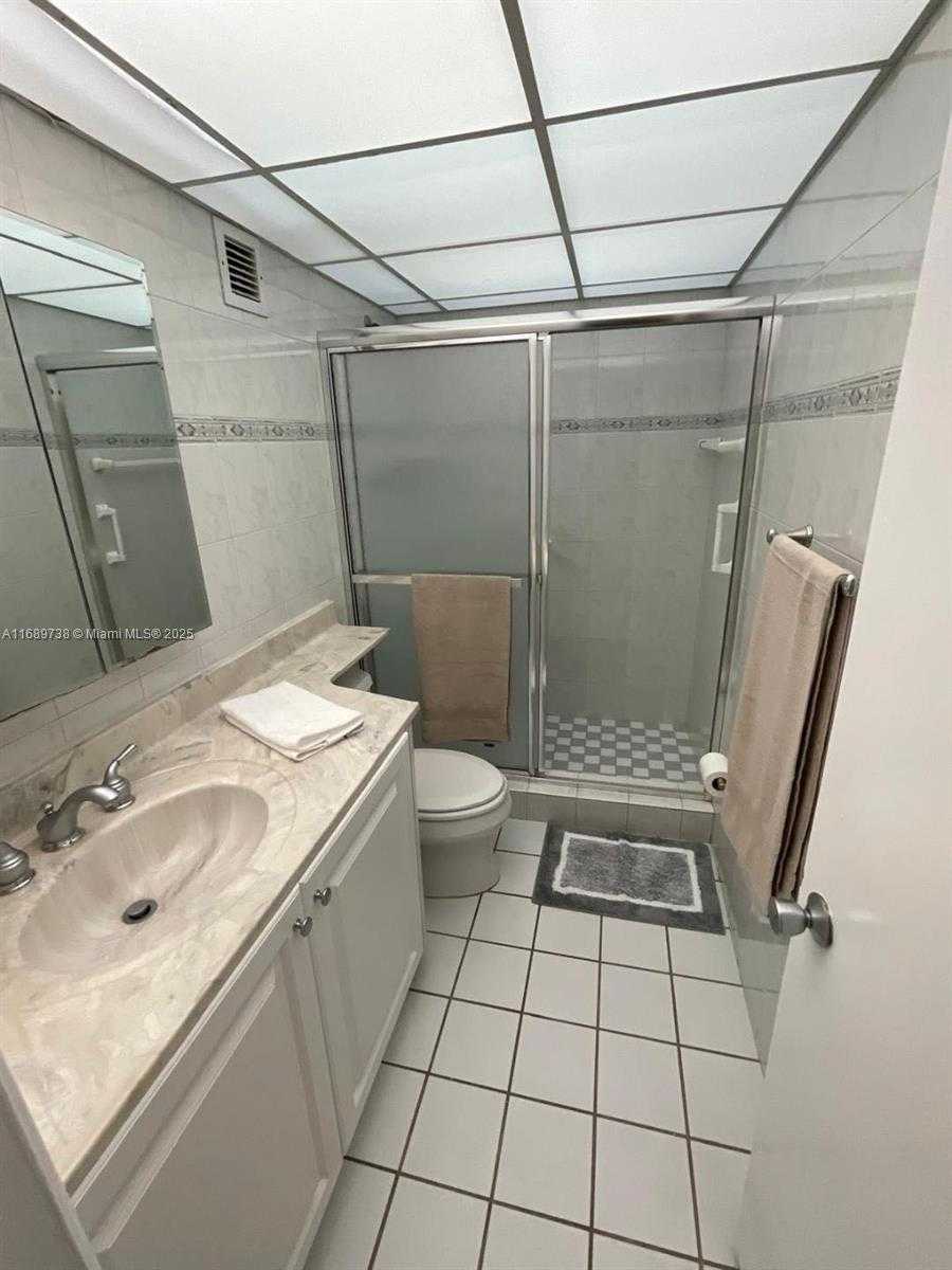 Small Image of 5005 COLLINS AVE #424, Miami Beach Number 20