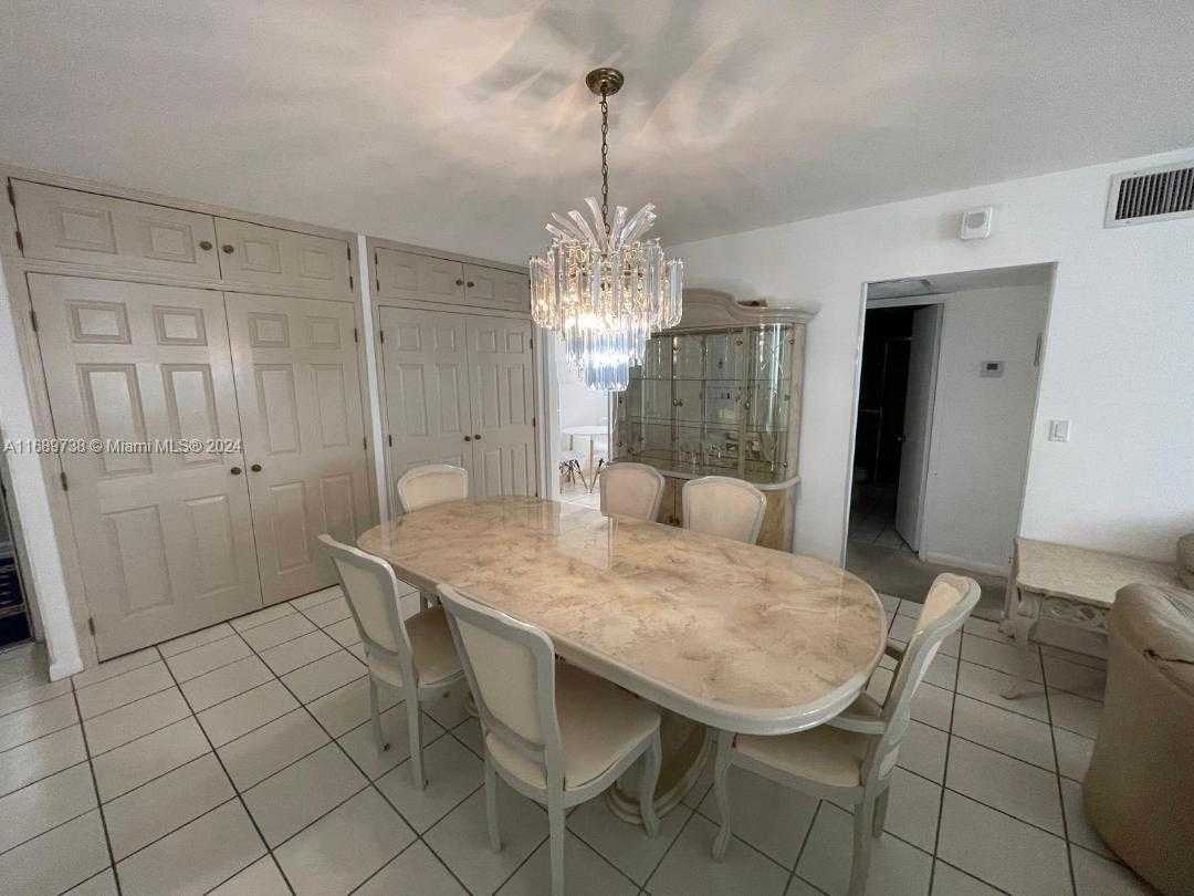 Small Image of 5005 COLLINS AVE #424, Miami Beach Number 8
