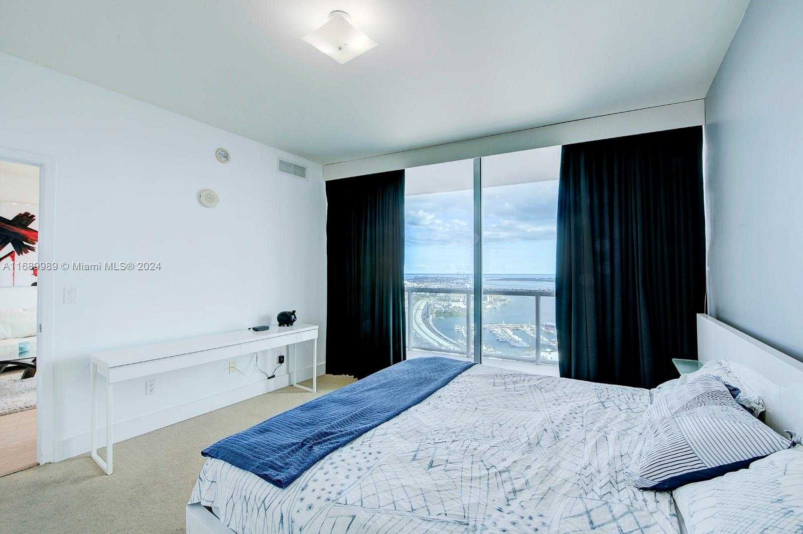 Small Image of 888 BISCAYNE BLVD #4007, Miami Number 10