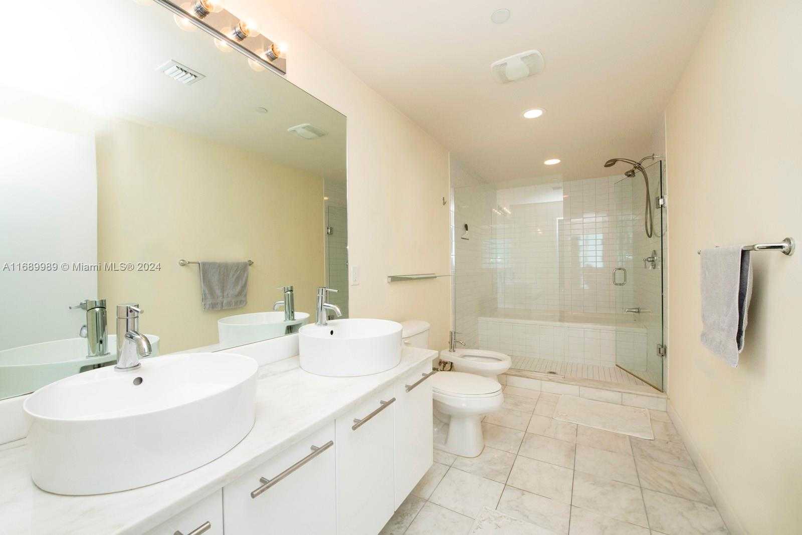 Small Image of 888 BISCAYNE BLVD #4007, Miami Number 11