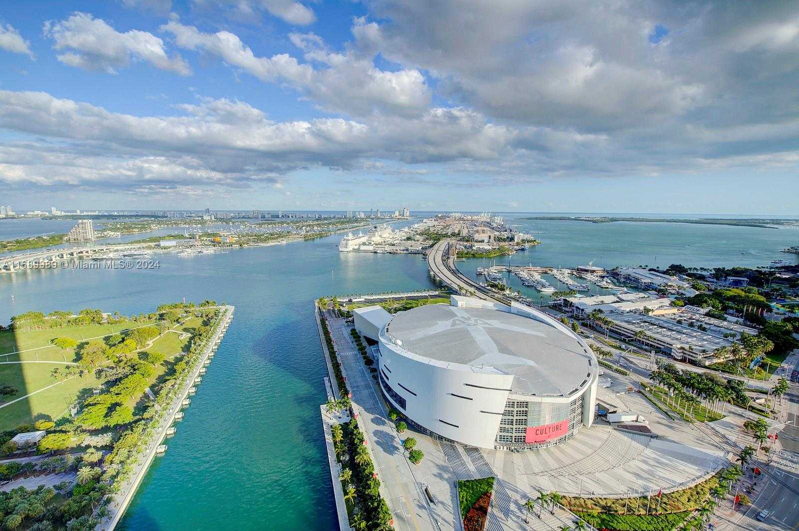 Small Image of 888 BISCAYNE BLVD #4007, Miami Number 16