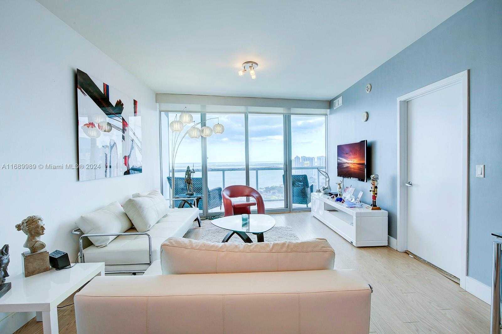Small Image of 888 BISCAYNE BLVD #4007, Miami Number 3