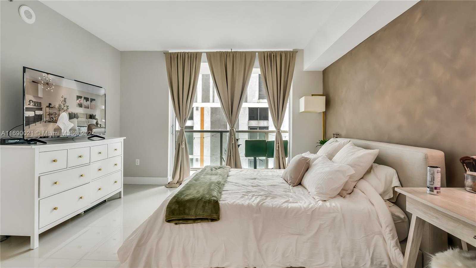 Small Image of 55 SOUTH EAST 6TH ST #2500, Miami Number 14