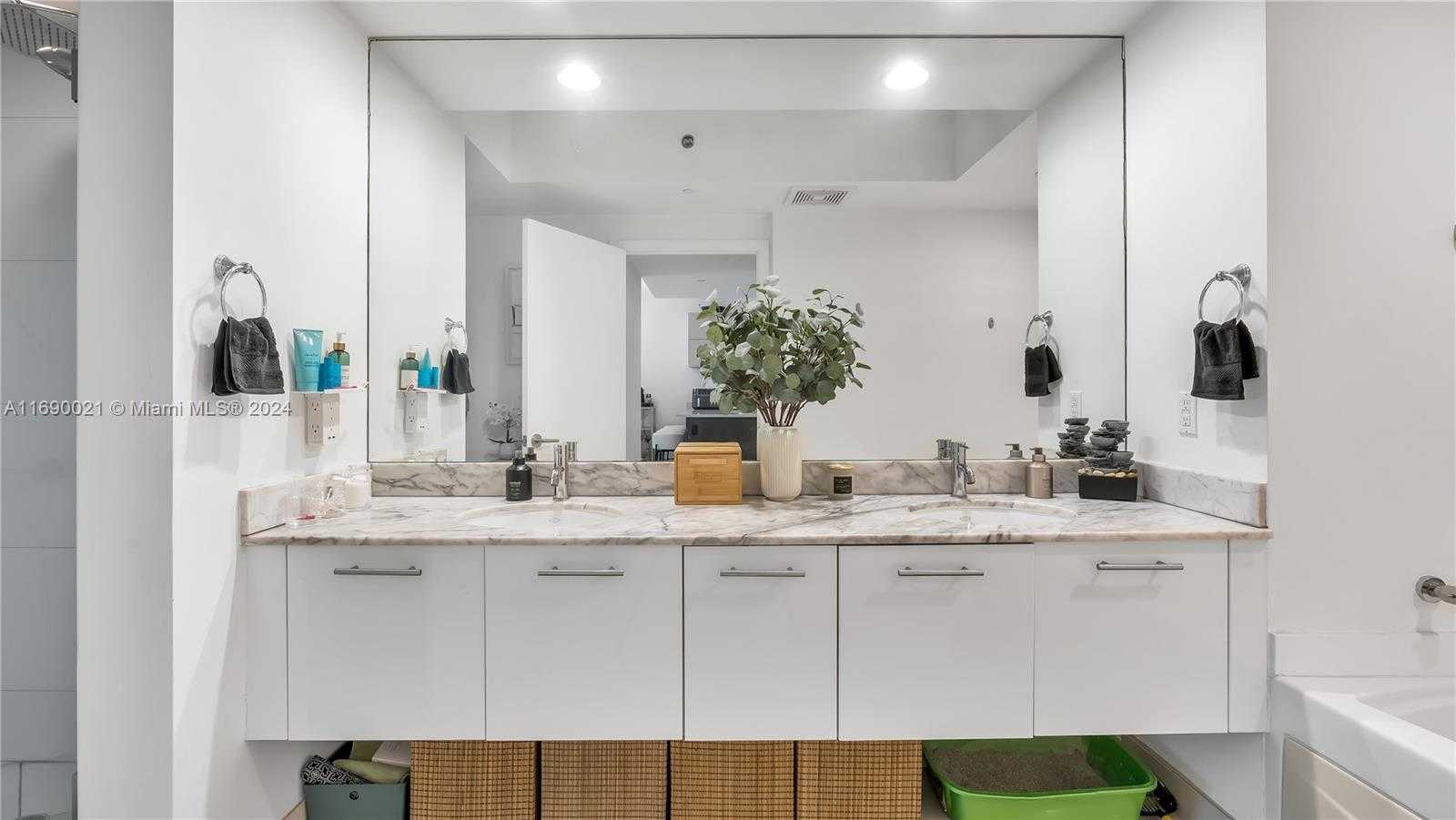 Small Image of 55 SOUTH EAST 6TH ST #2500, Miami Number 21