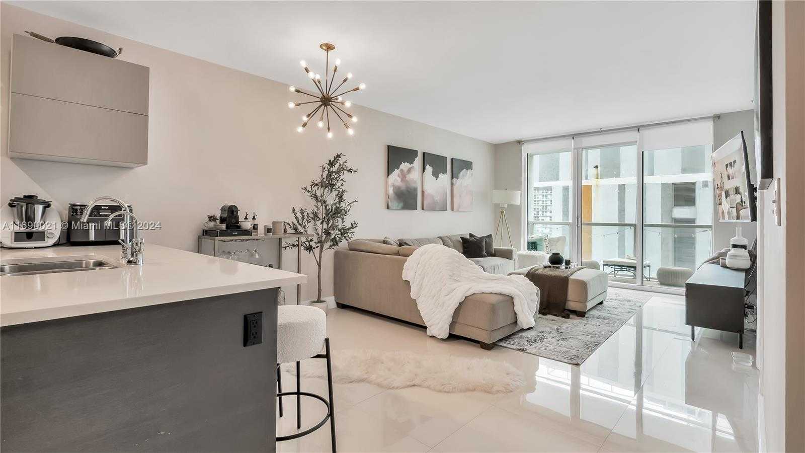 Small Image of 55 SOUTH EAST 6TH ST #2500, Miami Number 3