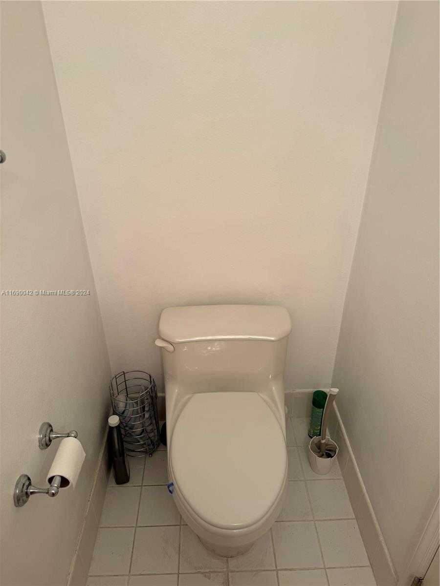 Small Image of 1800 #805, Miami Beach Number 12