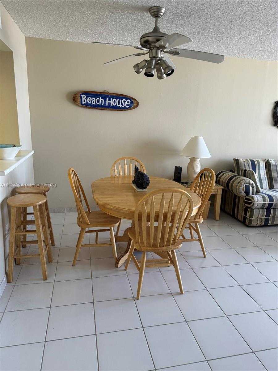 Small Image of 1800 #805, Miami Beach Number 16