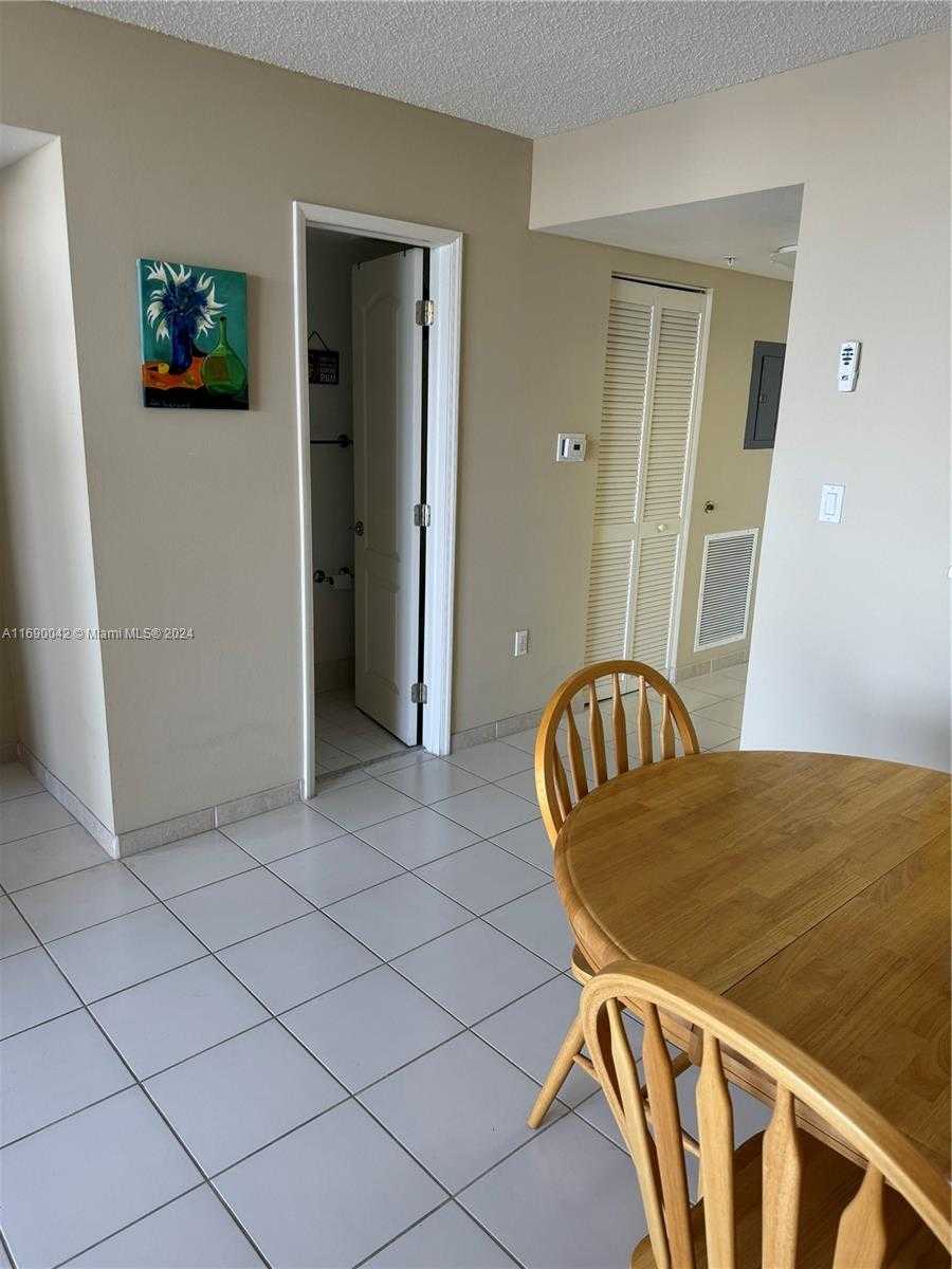 Small Image of 1800 #805, Miami Beach Number 20