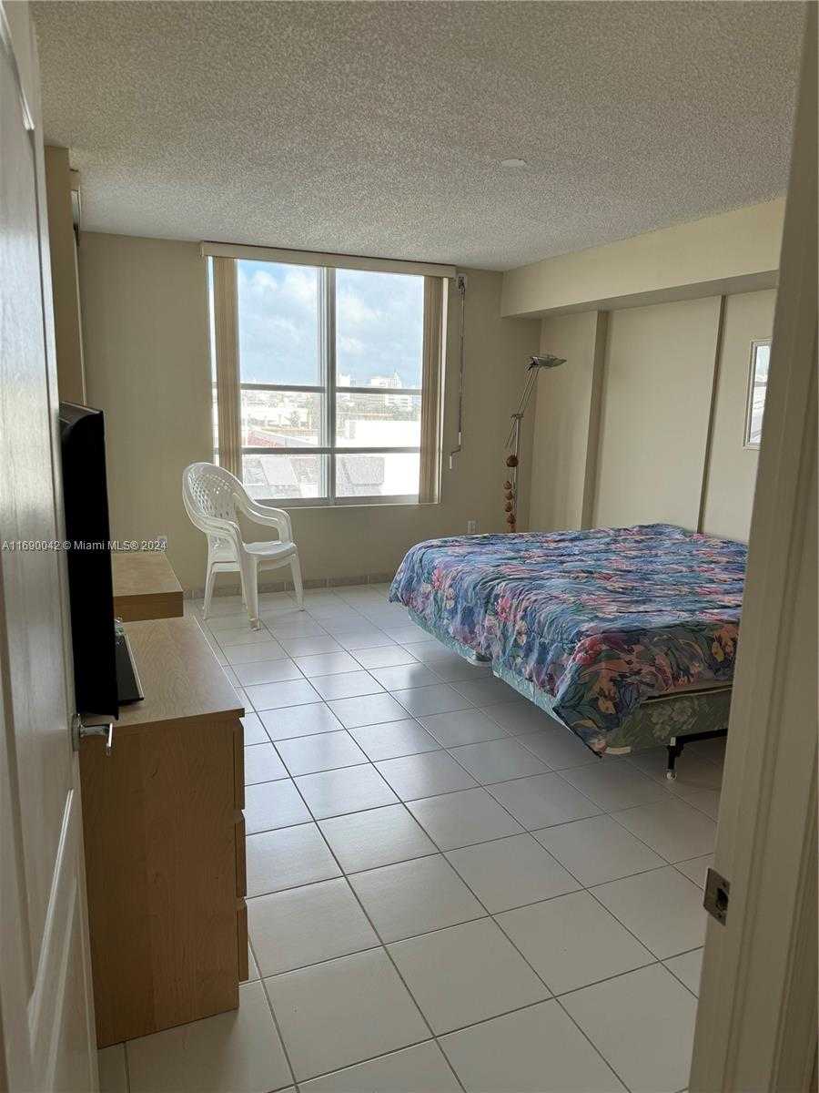 Small Image of 1800 #805, Miami Beach Number 23