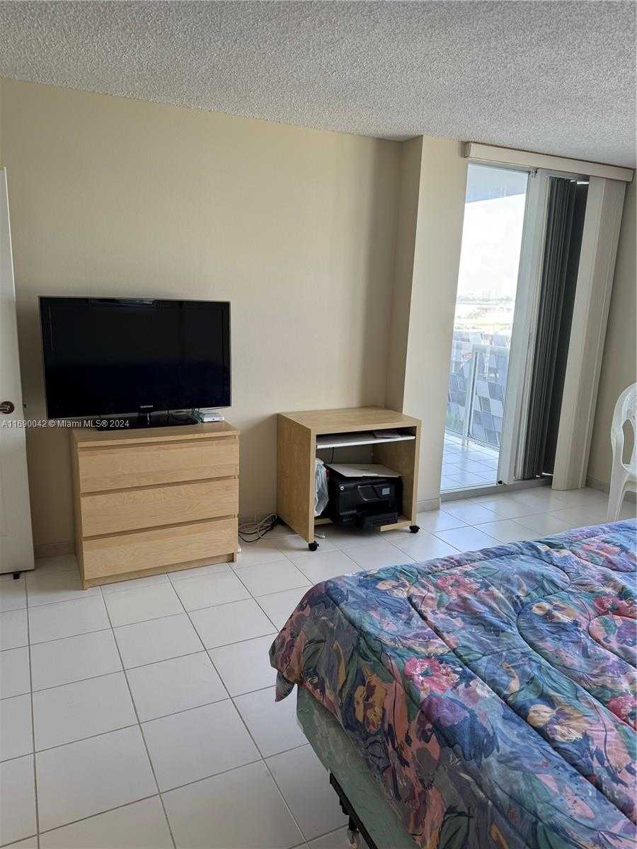 Small Image of 1800 #805, Miami Beach Number 25