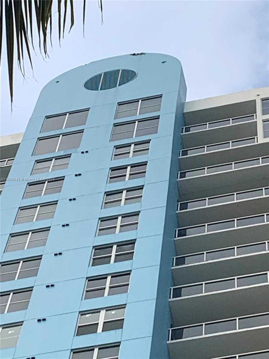 Small Image of 1800 #805, Miami Beach Number 3