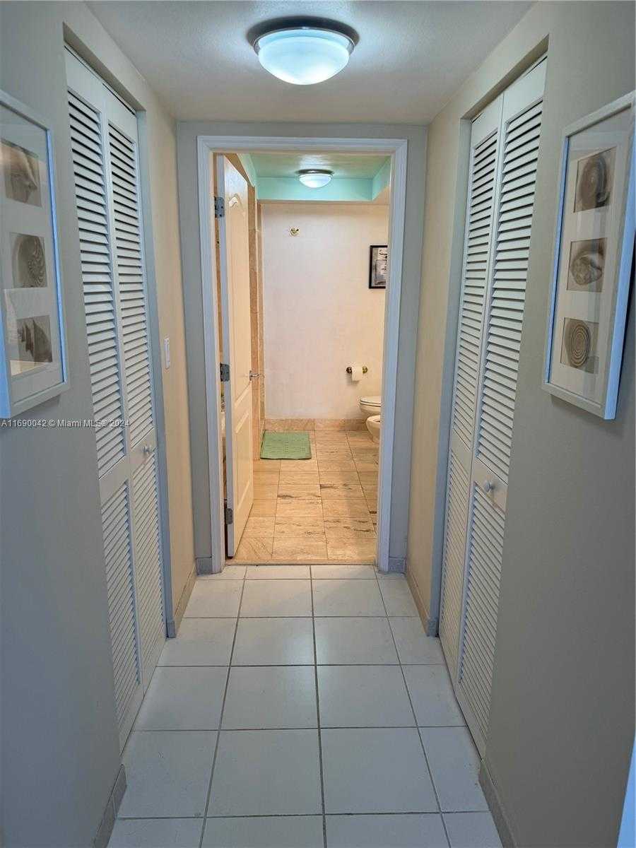 Small Image of 1800 #805, Miami Beach Number 30