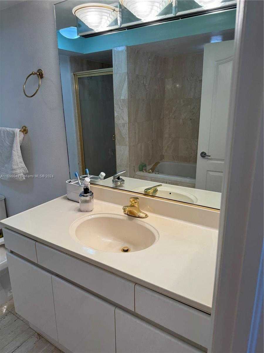 Small Image of 1800 #805, Miami Beach Number 33