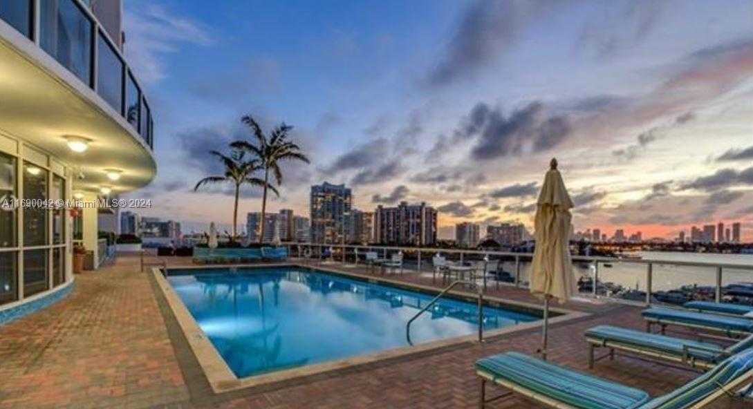 Small Image of 1800 #805, Miami Beach Number 36