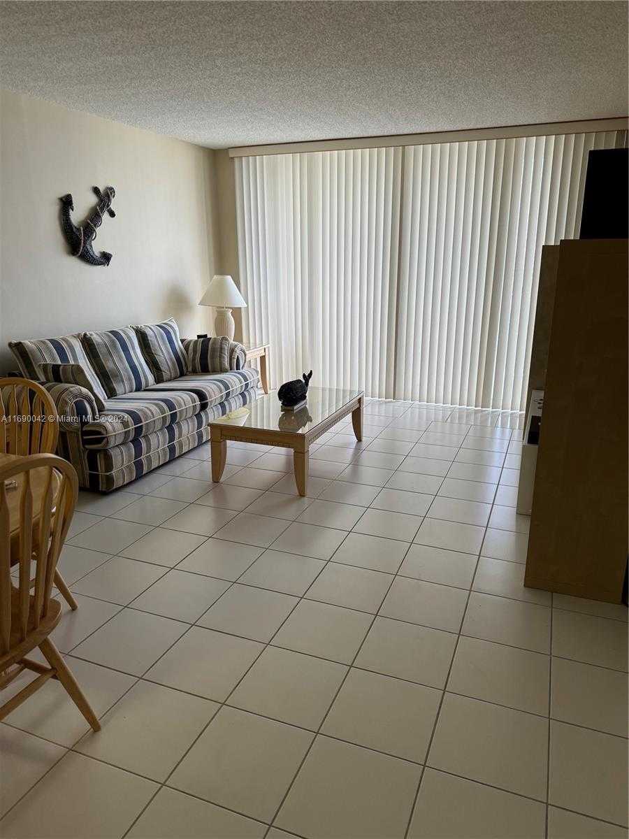 Small Image of 1800 #805, Miami Beach Number 7