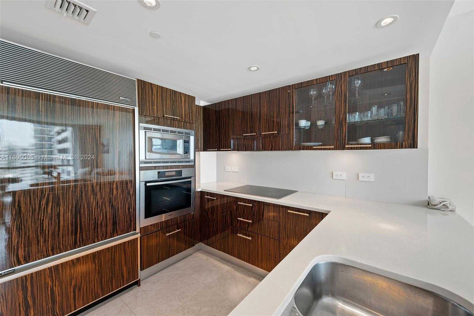 Small Image of 6801 COLLINS AVE #1215, Miami Beach Number 11