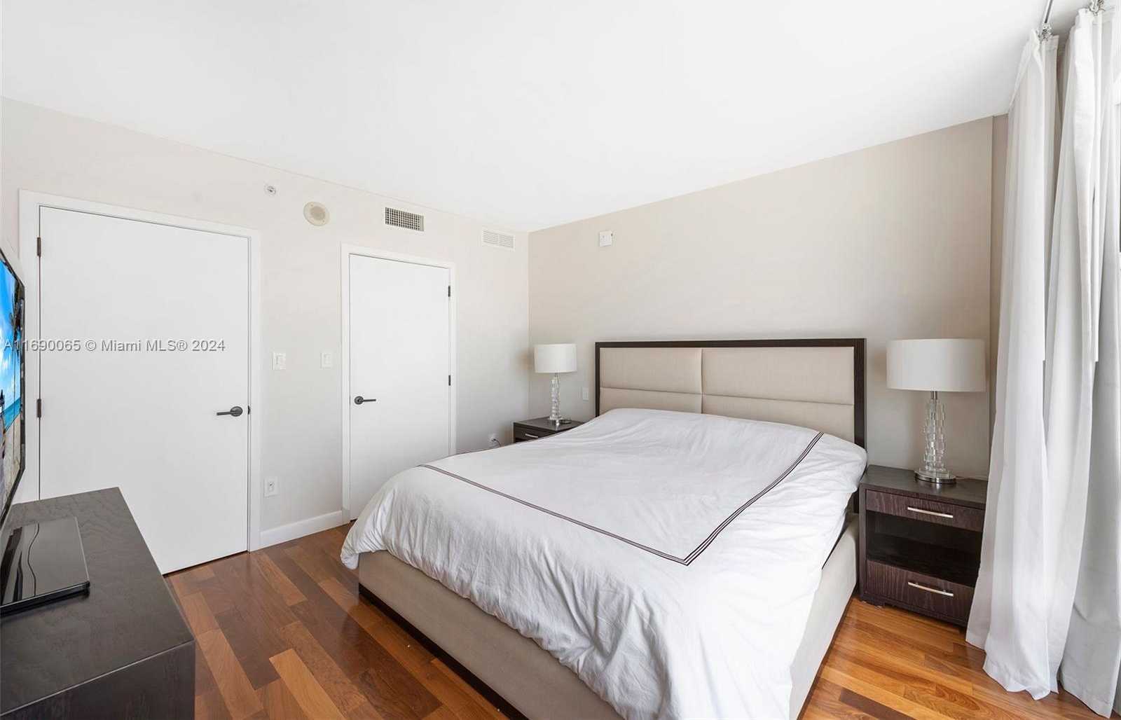 Small Image of 6801 COLLINS AVE #1215, Miami Beach Number 13