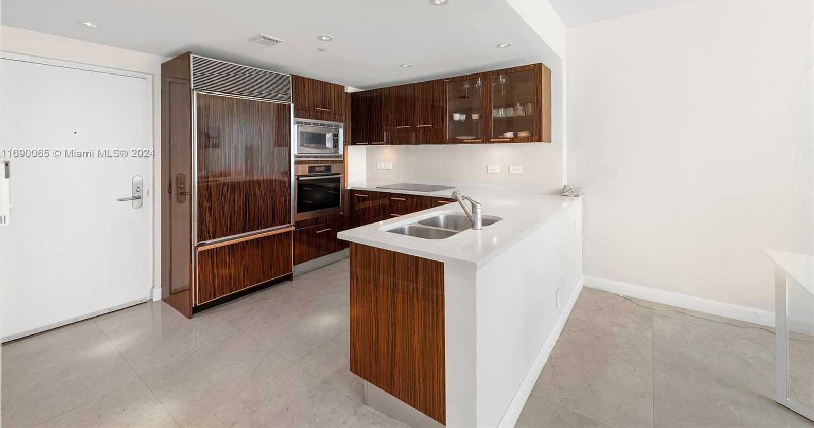 Small Image of 6801 COLLINS AVE #1215, Miami Beach Number 14
