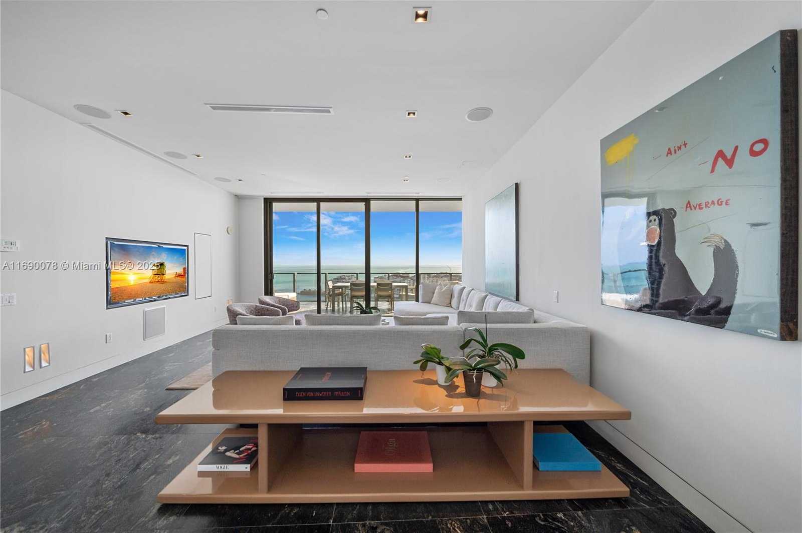 Small Image of 800 SOUTH POINTE DR #2002, Miami Beach Number 17