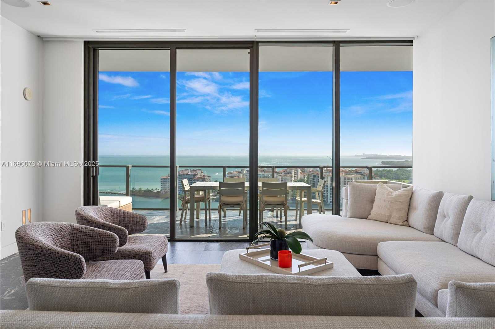 Small Image of 800 SOUTH POINTE DR #2002, Miami Beach Number 19
