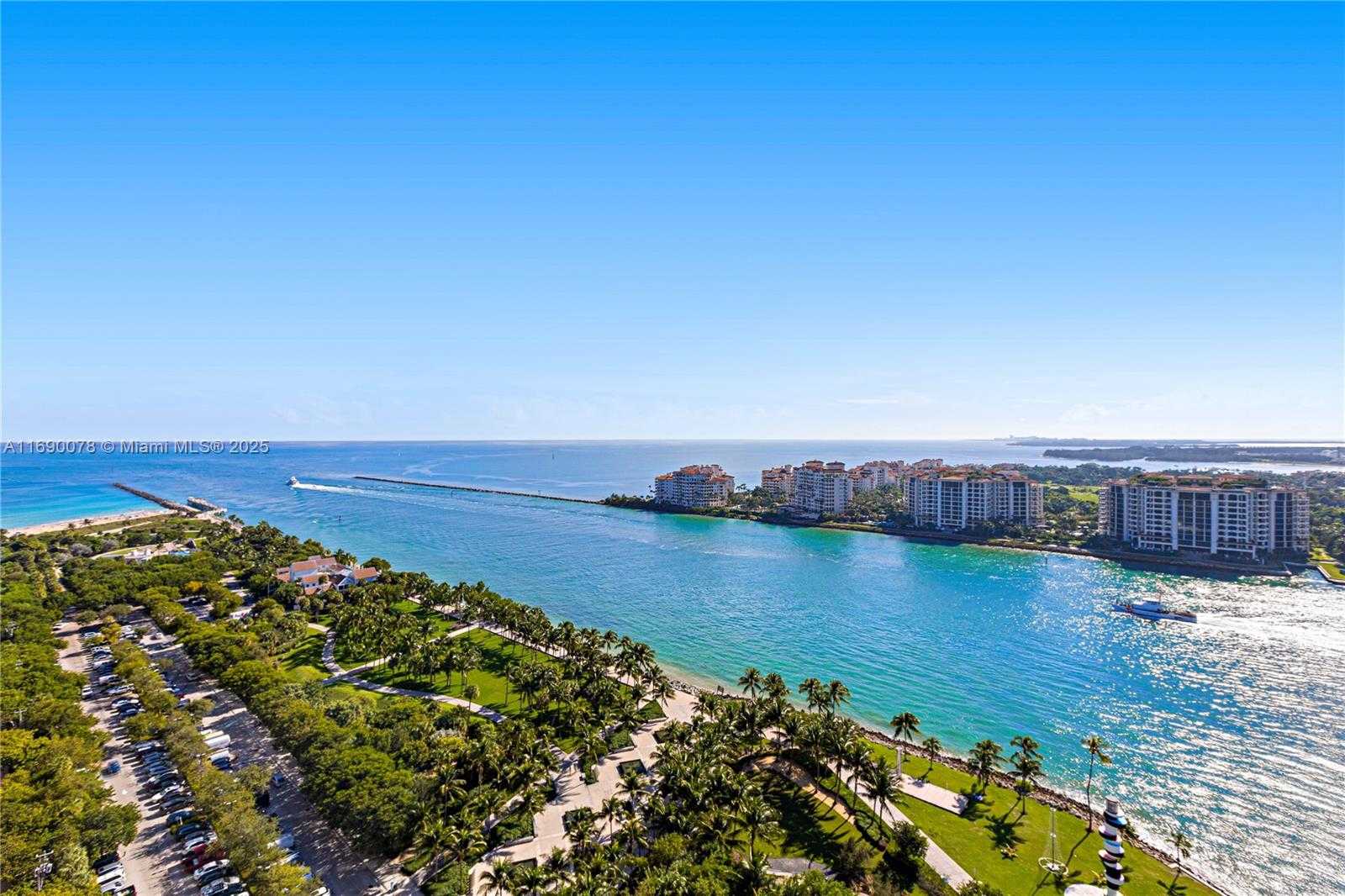 Small Image of 800 SOUTH POINTE DR #2002, Miami Beach Number 2