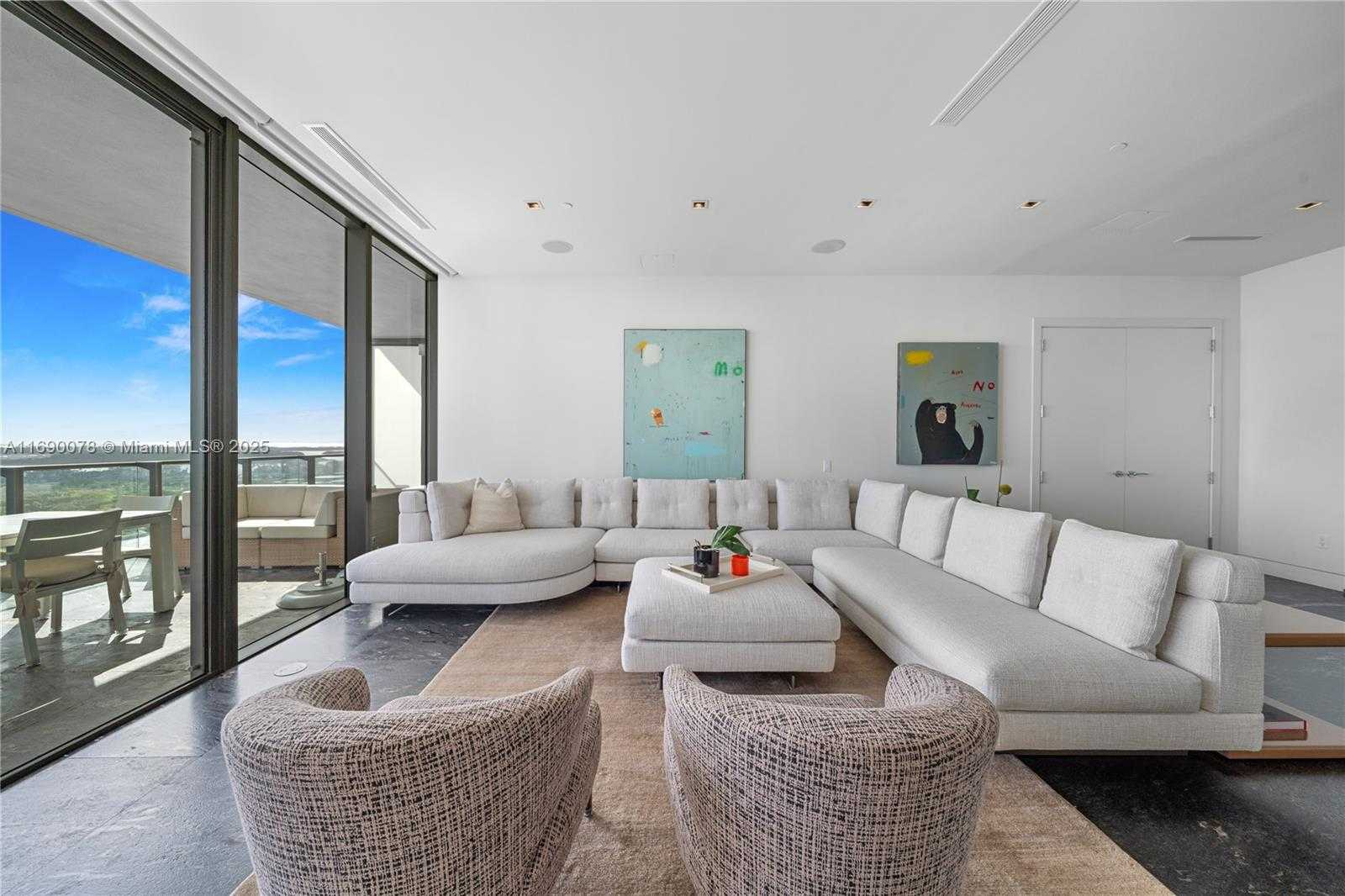 Small Image of 800 SOUTH POINTE DR #2002, Miami Beach Number 24