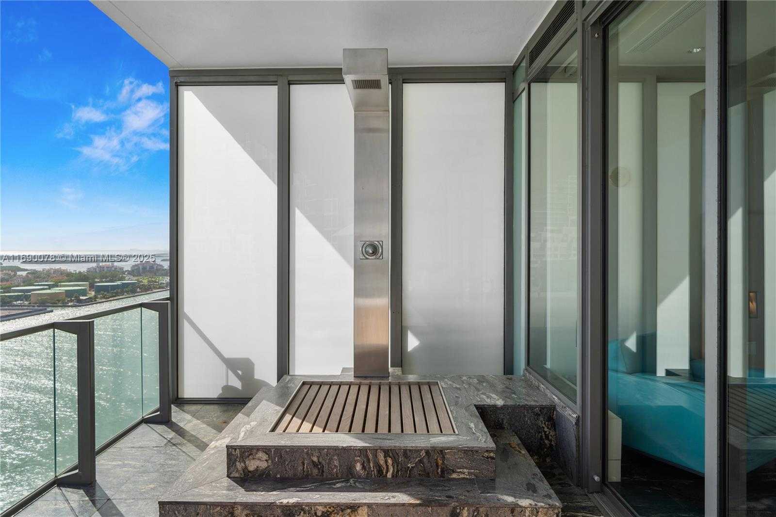 Small Image of 800 SOUTH POINTE DR #2002, Miami Beach Number 28