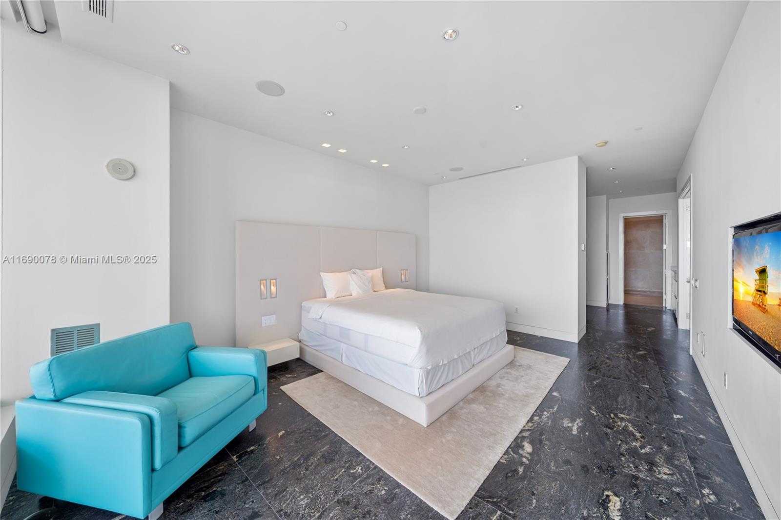 Small Image of 800 SOUTH POINTE DR #2002, Miami Beach Number 33