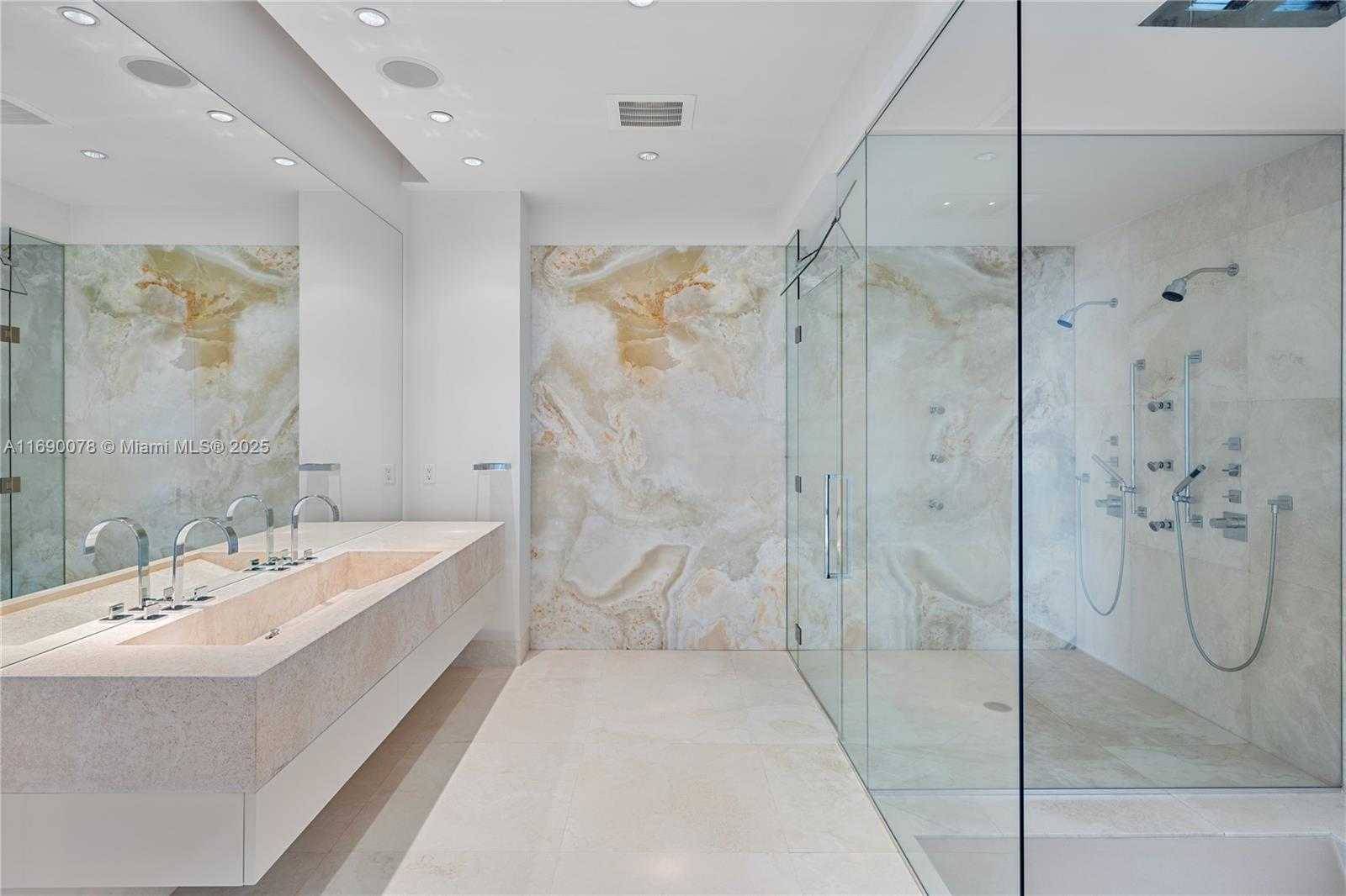 Small Image of 800 SOUTH POINTE DR #2002, Miami Beach Number 37